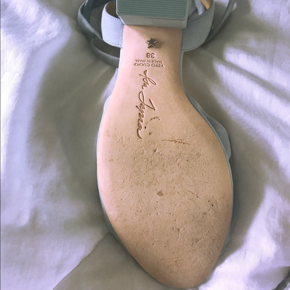 Shoes - Picture 4 of 4